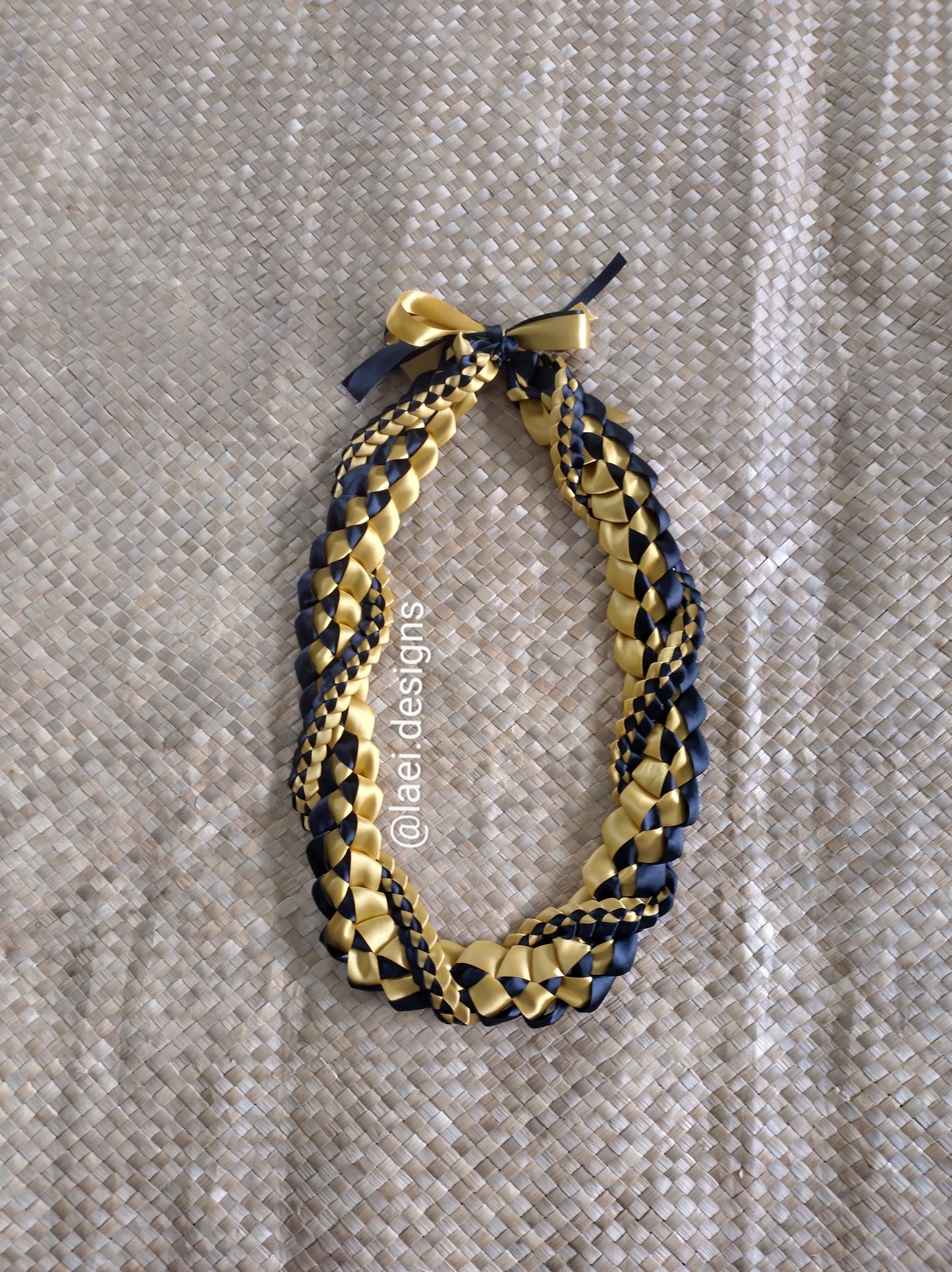 Basic Twisted Braid Lei