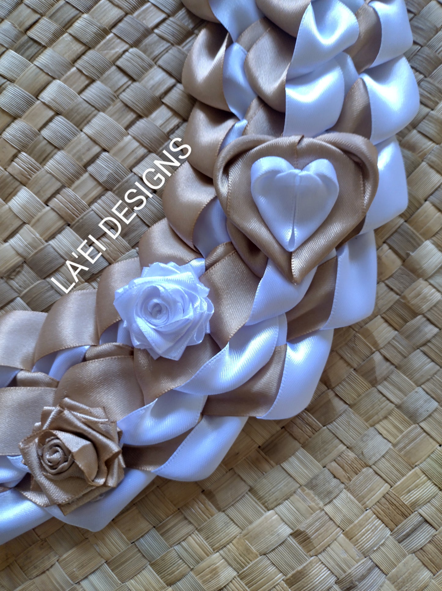 Decorated Rest In Love Ula / Lei