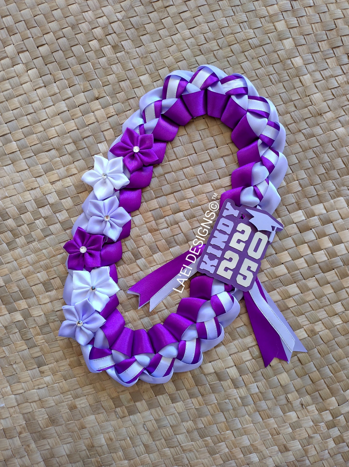 Decorated Single Braid Lei W/ Kindy Badge