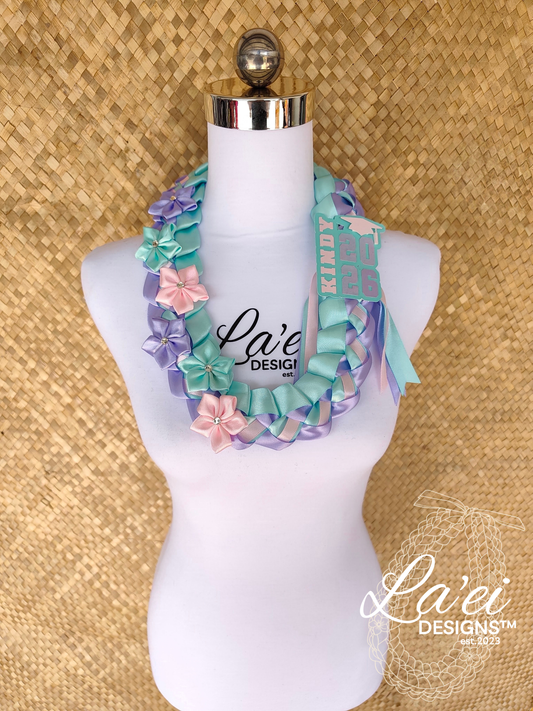Decorated Single Braid Lei W/ Kindy Badge