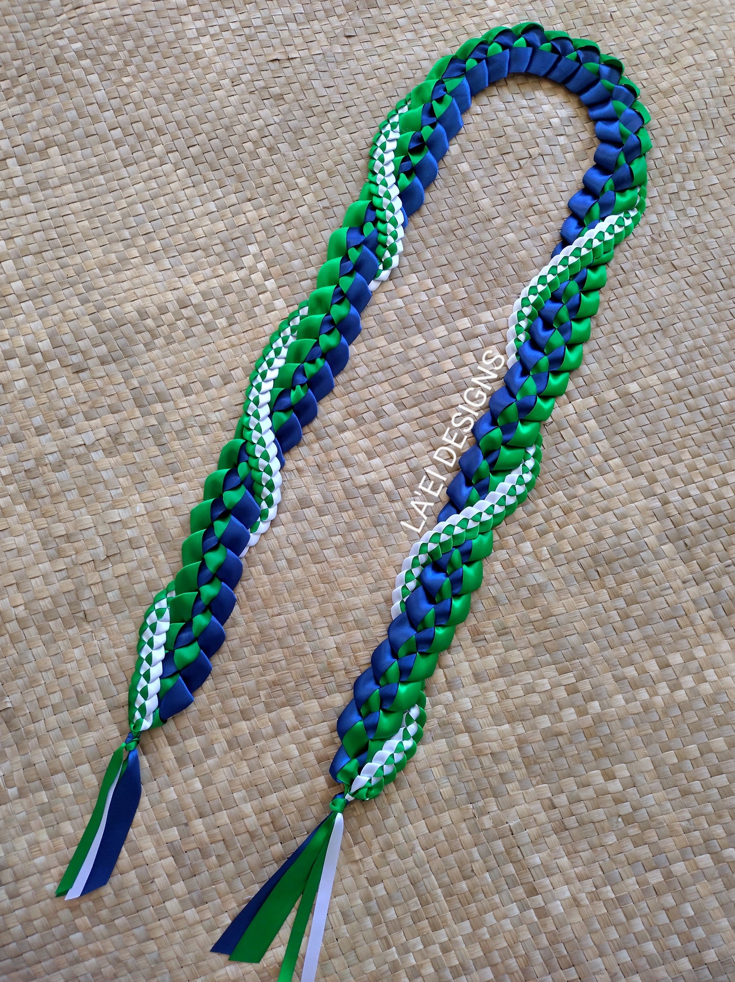 Basic Open Twisted Lei
